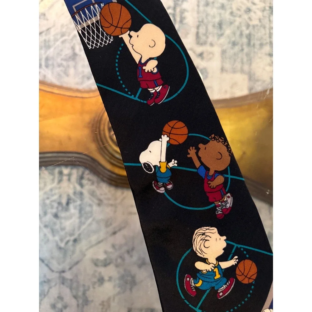 Vintage Peanuts Snoopy Basketball Necktie Black Silk Novelty Tie Charlie Brown